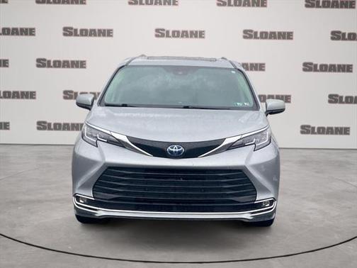 2022 Toyota Sienna XLE 7 Passenger