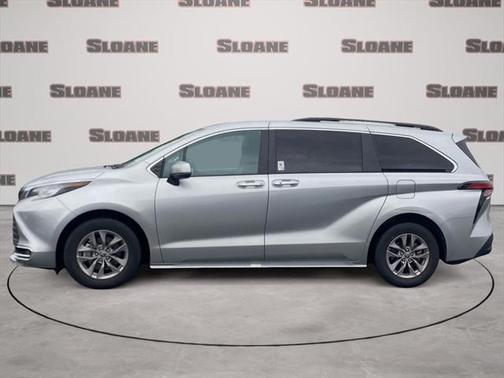 2022 Toyota Sienna XLE 7 Passenger
