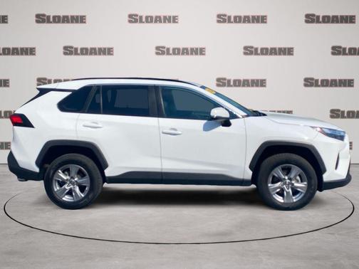 Ice Cap 2024 Toyota RAV4 XLE
