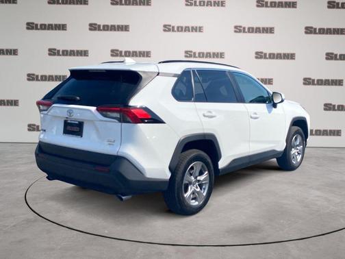 Ice Cap 2024 Toyota RAV4 XLE