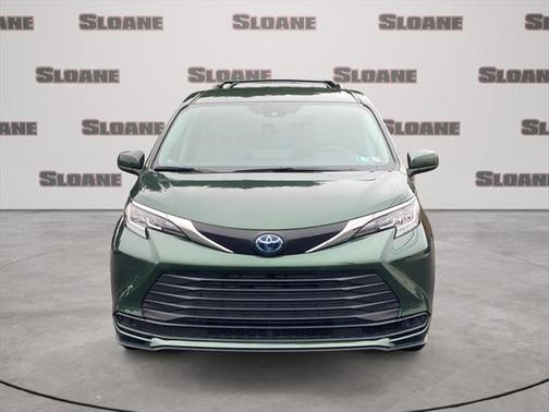 2022 Toyota Sienna LE