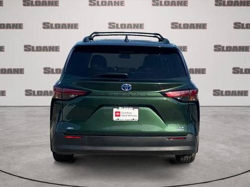 2022 Toyota Sienna LE