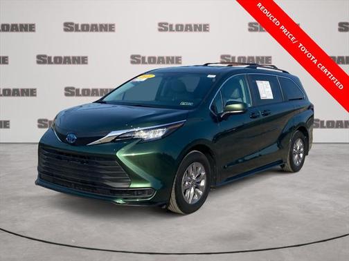 2022 Toyota Sienna LE