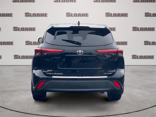 2022 Toyota Highlander LE
