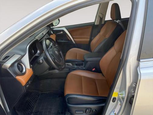 2016 Toyota RAV4 Hybrid SE
