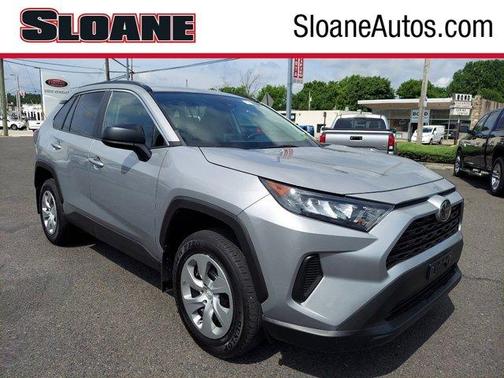Photo 1 of 27 of 2019 Toyota RAV4 LE