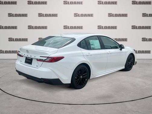 Ice 2026 Toyota Camry SE
