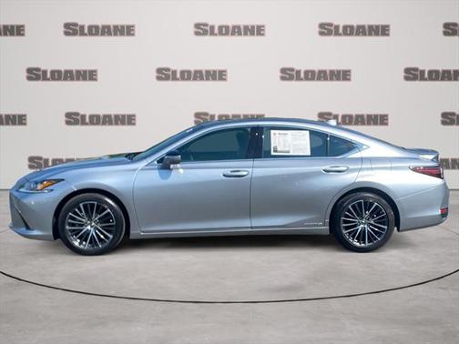 2022 Lexus ES 300h Base