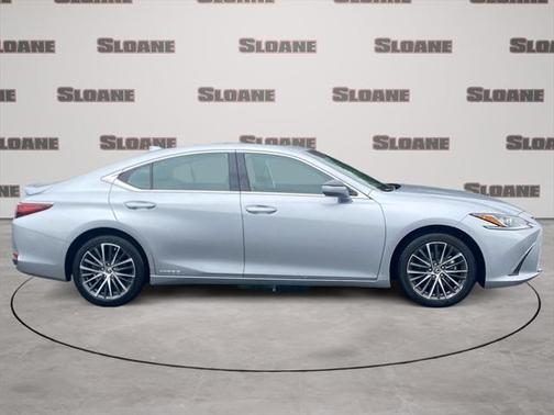 2022 Lexus ES 300h Base