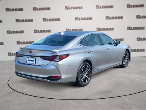 2022 Lexus ES 300h Base
