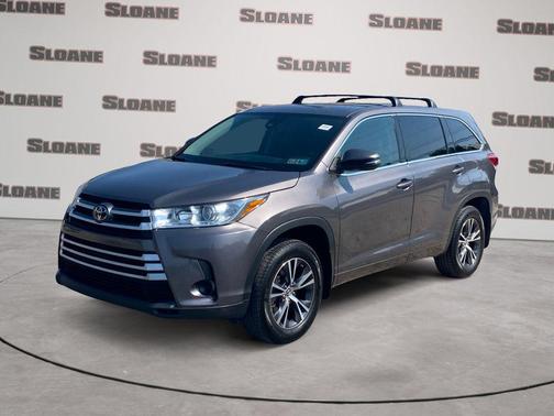 Predawn Gray Mica 2017 Toyota Highlander LE