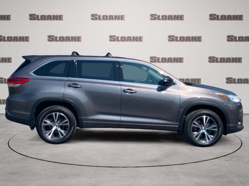 Predawn Gray Mica 2017 Toyota Highlander LE