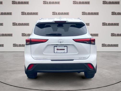 Wind Chill Pearl 2022 Toyota Highlander XLE