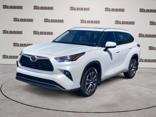 Wind Chill Pearl 2022 Toyota Highlander XLE