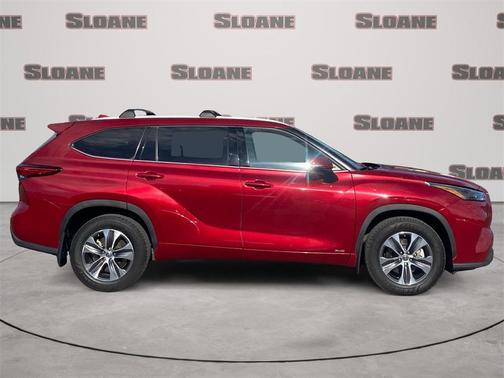 2022 Toyota Highlander Hybrid XLE