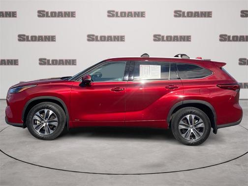2022 Toyota Highlander Hybrid XLE