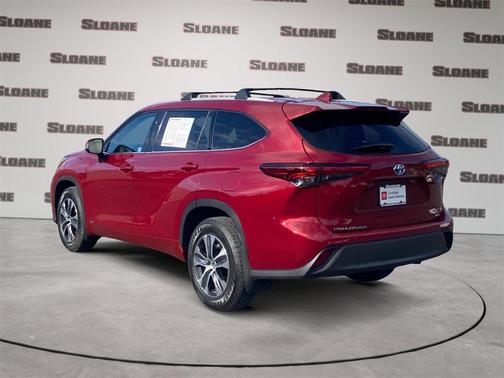 2022 Toyota Highlander Hybrid XLE
