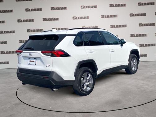 Ice Cap 2025 Toyota RAV4 Hybrid XLE