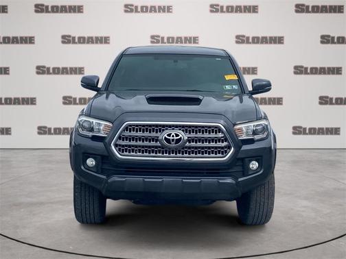 2017 Toyota Tacoma SR