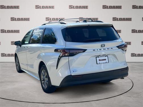 2025 Toyota Sienna XLE 8 Passenger