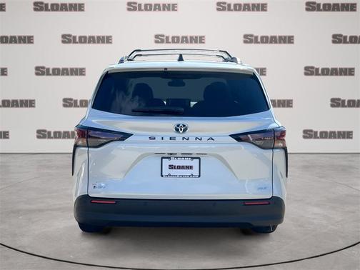 2025 Toyota Sienna XLE 8 Passenger