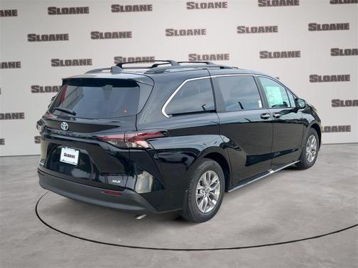 2025 Toyota Sienna XLE 7 Passenger