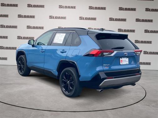 2022 Toyota RAV4 Hybrid SE