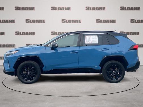 2022 Toyota RAV4 Hybrid SE