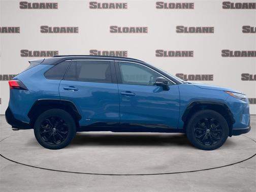 2022 Toyota RAV4 Hybrid SE