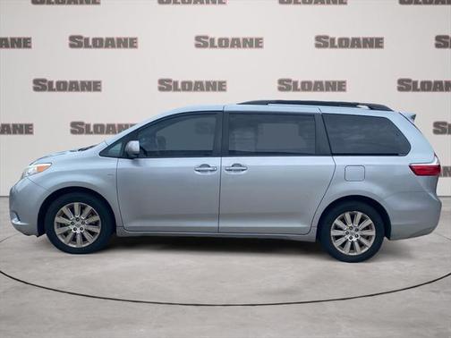 2016 Toyota Sienna LE