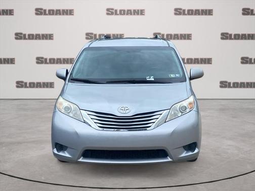 2016 Toyota Sienna LE