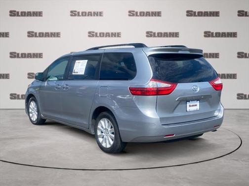 2016 Toyota Sienna LE