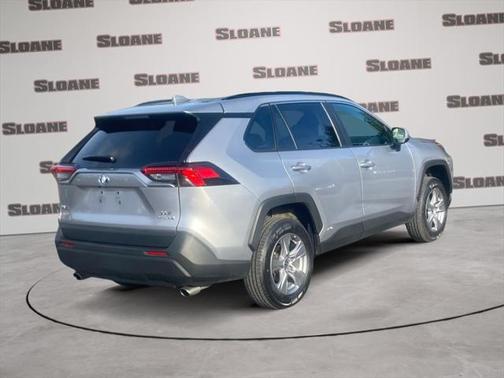 2022 Toyota RAV4 Hybrid XLE