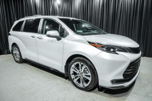 2024 Toyota Sienna Platinum