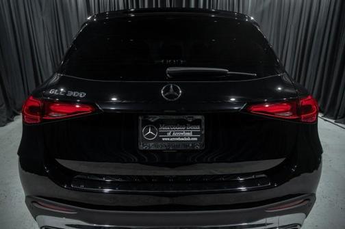 2026 Mercedes-Benz GLC 300 Base