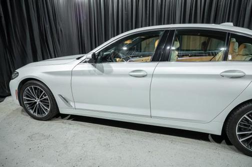 2021 BMW 530 530i