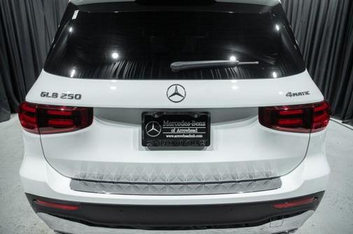 2026 Mercedes-Benz GLB 250 4MATIC