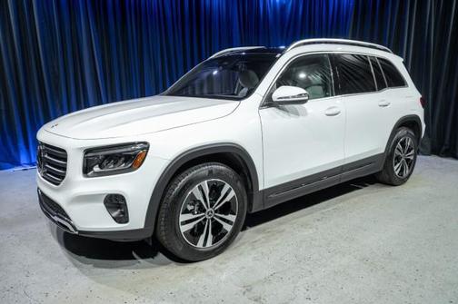 Polar White 2026 Mercedes-Benz GLB 250 Base
