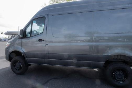 2025 Mercedes-Benz Sprinter 2500 Standard Roof