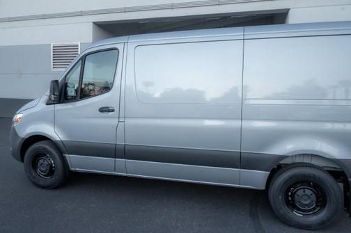 2025 Mercedes-Benz Sprinter 2500 Standard Roof