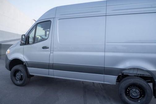 2025 Mercedes-Benz Sprinter 2500 Standard Roof