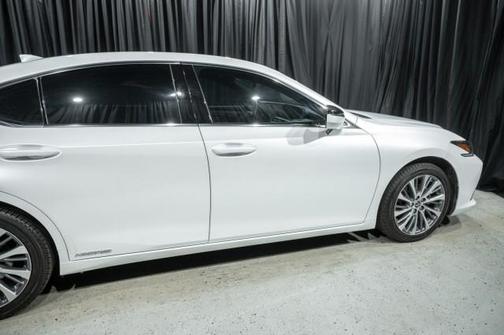 2021 Lexus ES 300h Base