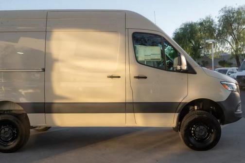 2025 Mercedes-Benz Sprinter 2500 Standard Roof