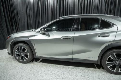 Atomic Silver 2021 Lexus UX 250h Base