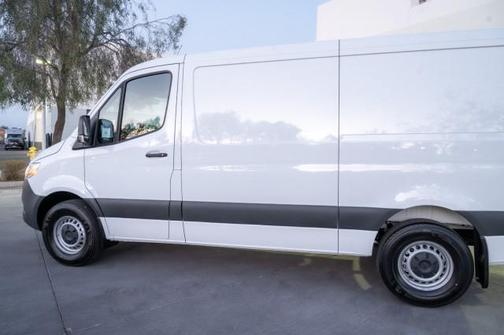 2025 Mercedes-Benz Sprinter 2500 Standard Roof