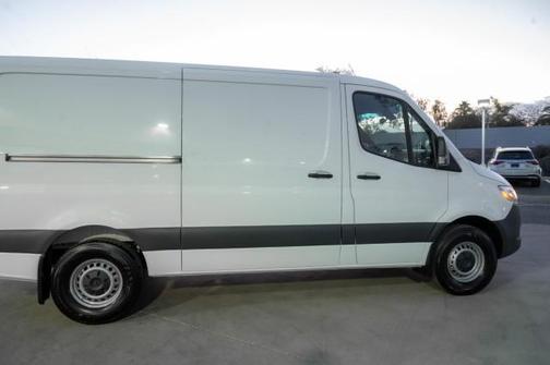 2025 Mercedes-Benz Sprinter 2500 Standard Roof
