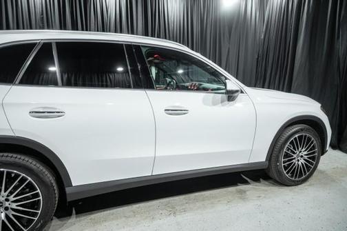 2025 Mercedes-Benz GLC 300 Base