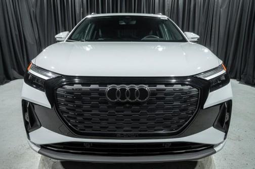 2024 Audi Q4 e-tron Premium Plus 55 quattro