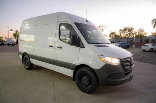 2025 Mercedes-Benz Sprinter 2500 Standard Roof
