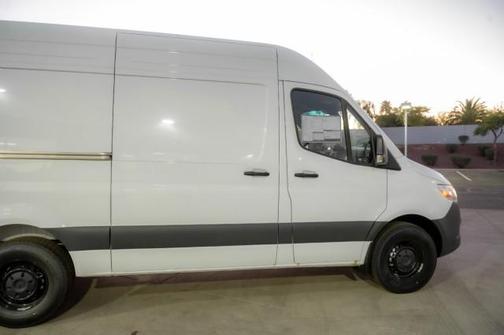 2025 Mercedes-Benz Sprinter 2500 Standard Roof